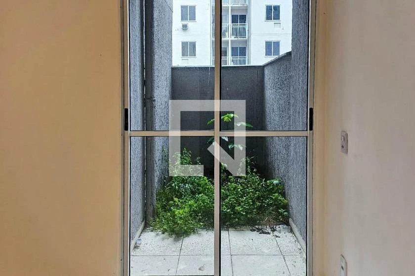 2-bedroom apartment in a building with a pool — photo 25