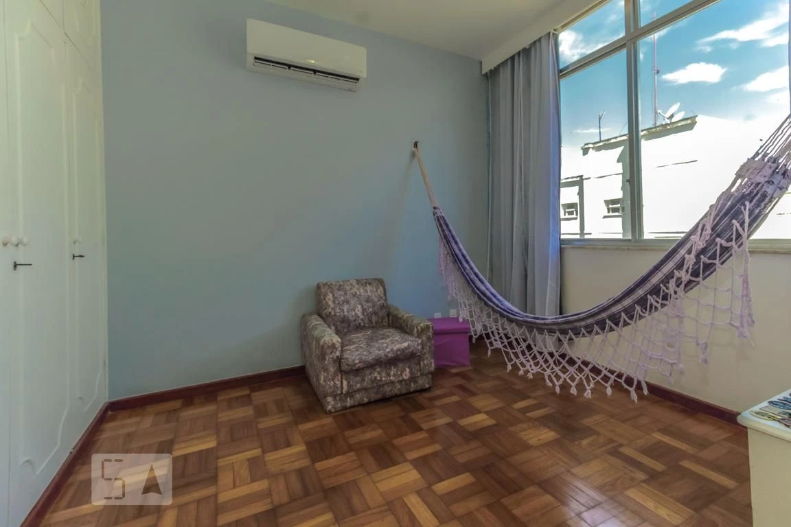 Furnished 4-bedroom apartment with 3 bathrooms — photo 11