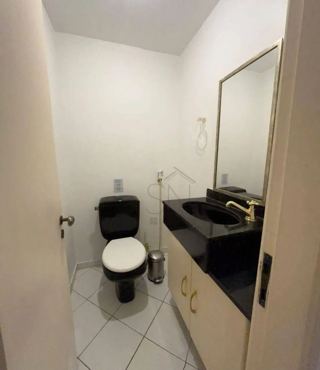 Furnished 2-bedroom apartment with 4 bathrooms — photo 18