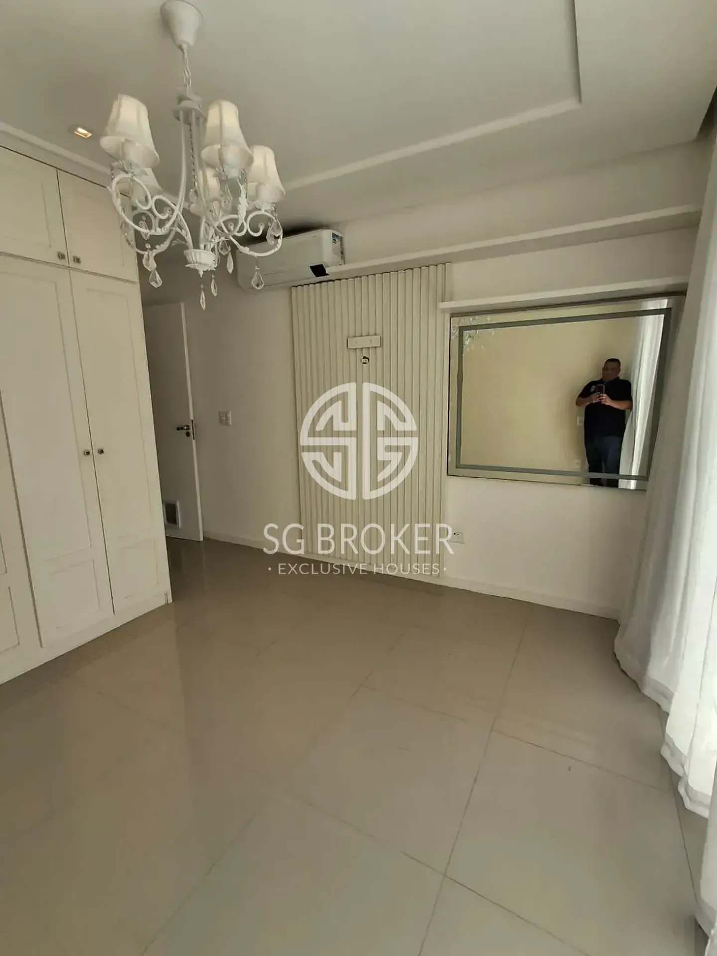 Casa com 5 suítes e 5 banheiros, 330 m² — photo 26