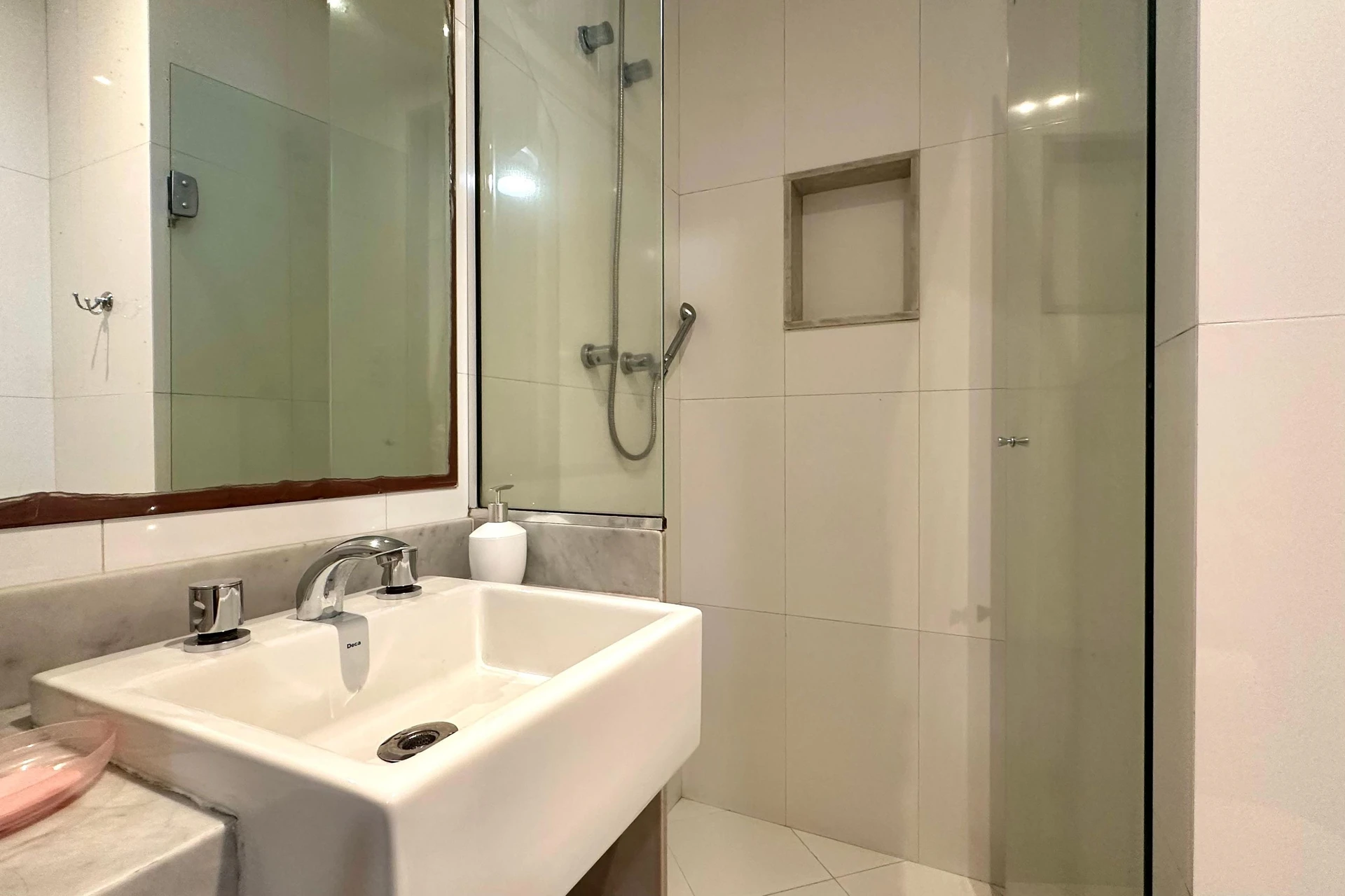 Apartamento mobiliado com 3 quartos e fogão a gás — photo 23