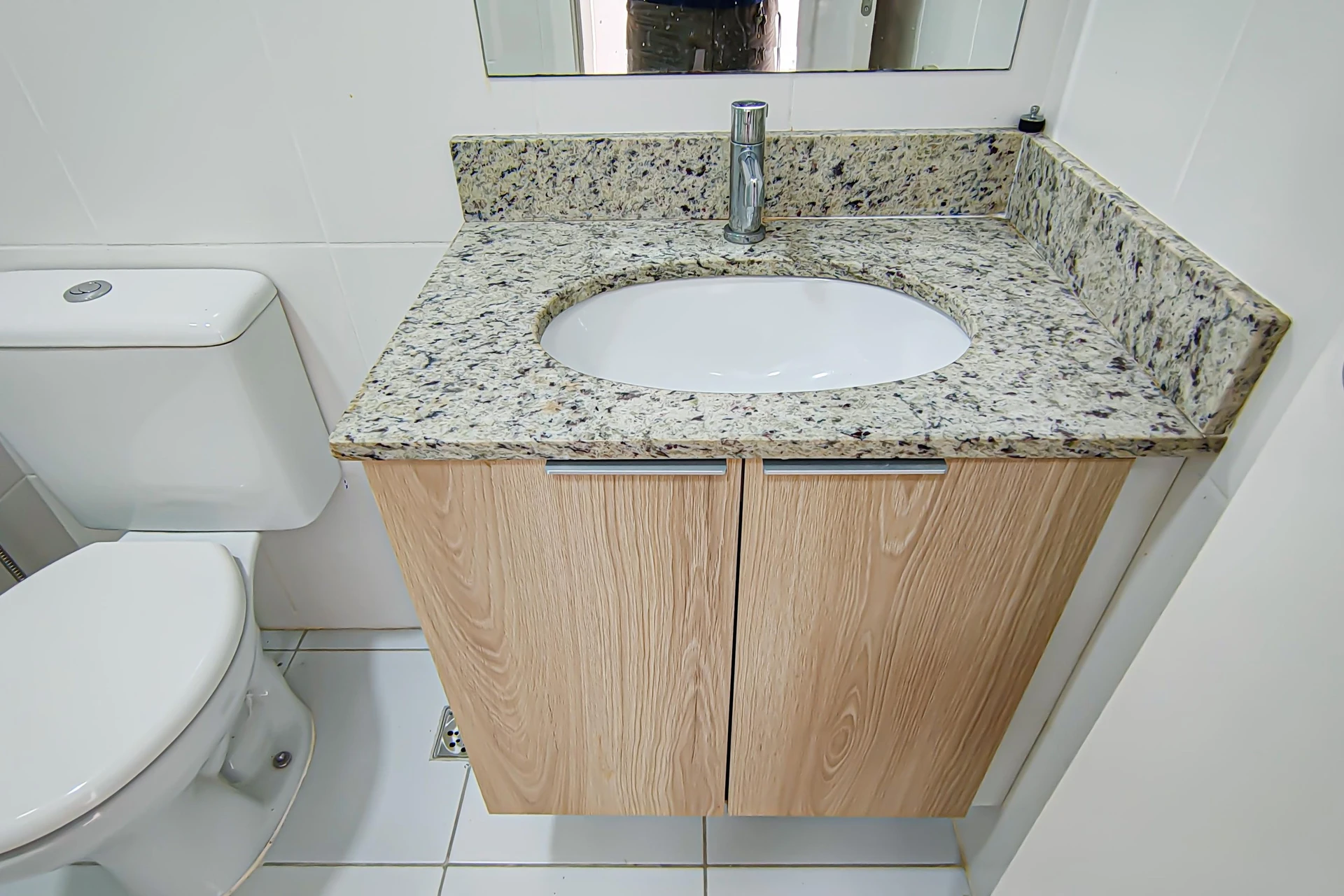 Unfurnished 2-bedroom apartment with en-suite bathrooms — photo 32