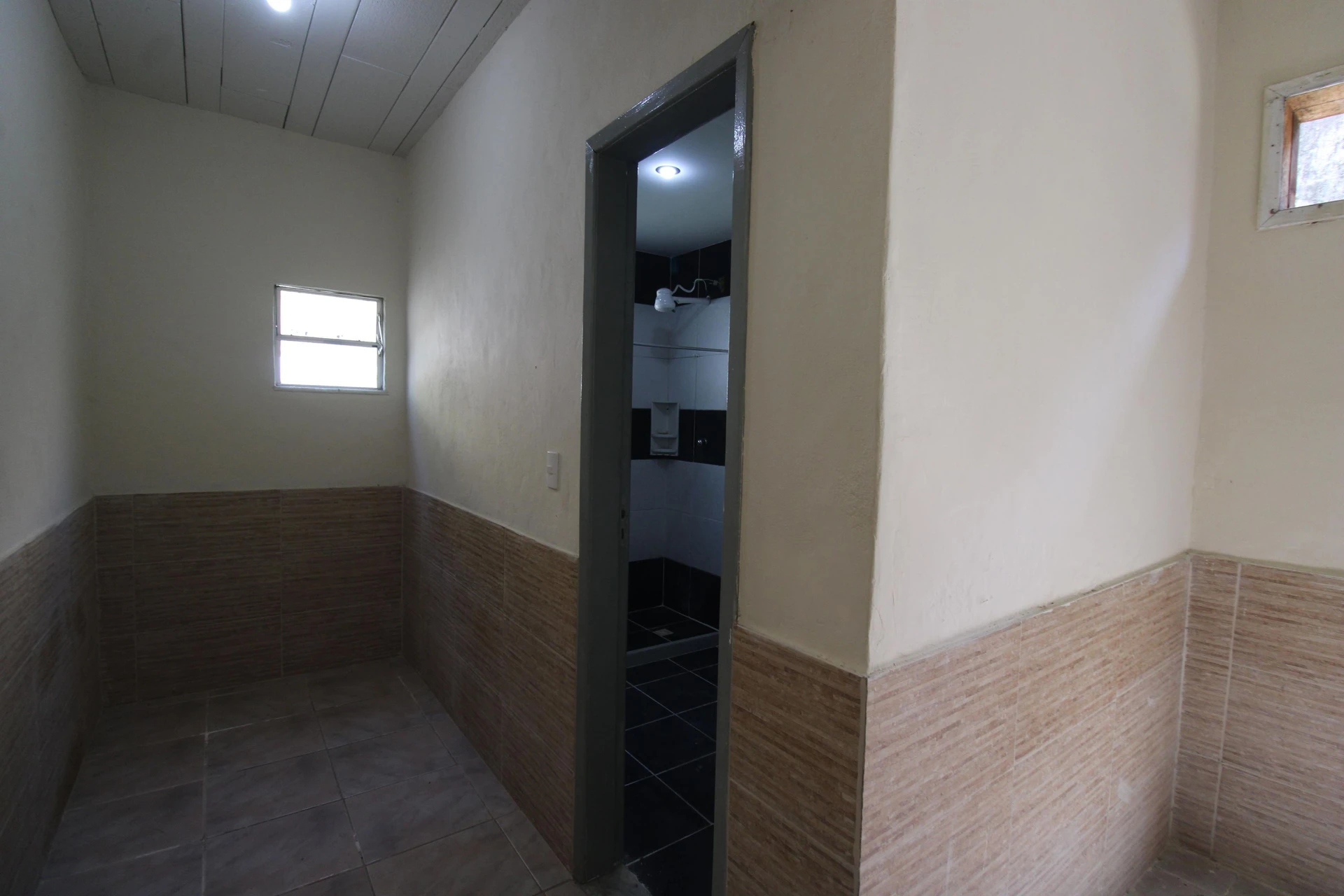Unfurnished house with 3 bedrooms, 2 bathrooms and garden — photo 6