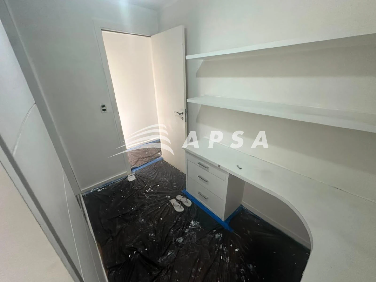 Unfurnished apartment with 3 bedrooms and 3 bathrooms — photo 3