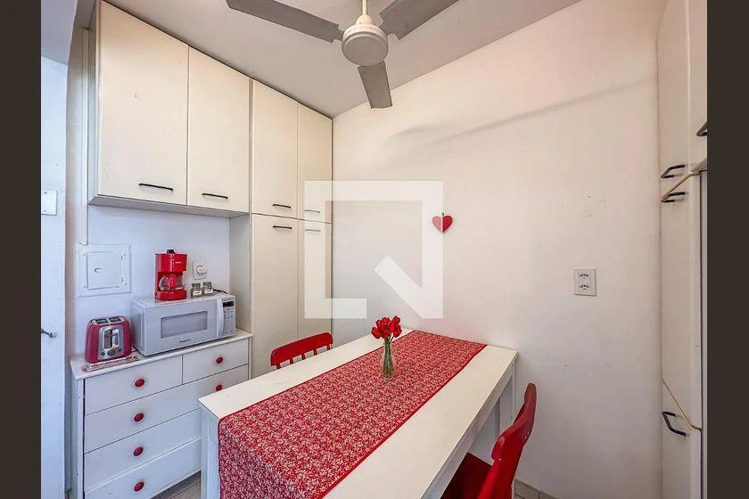 1-bedroom apartment with 2 bathrooms and a balcony — photo 49