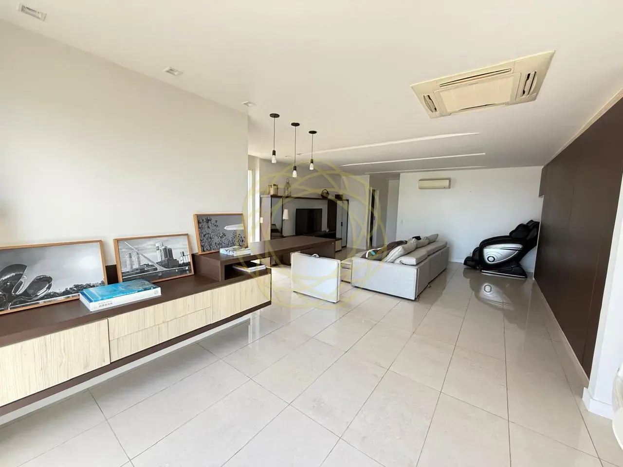 Penthouse-style apartment with 4 bedrooms and 5 baths — photo 28