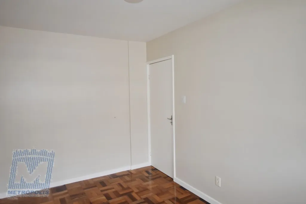 Wood or laminate floors in a 3-bedroom apartment, 69 m² — photo 10