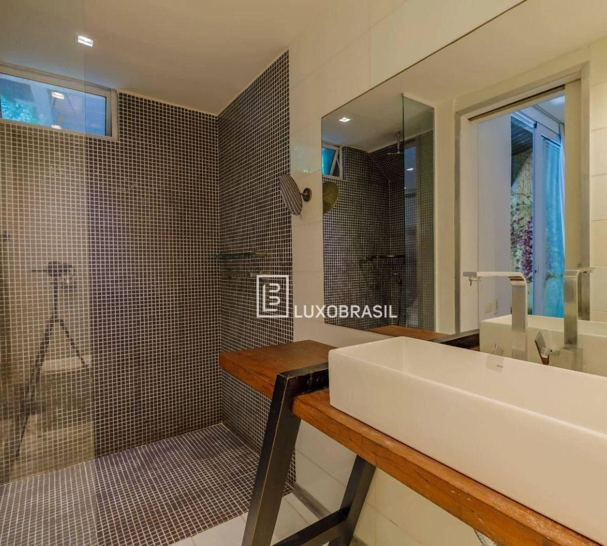 Furnished 800 m² house with 5 en-suite bedrooms — photo 37