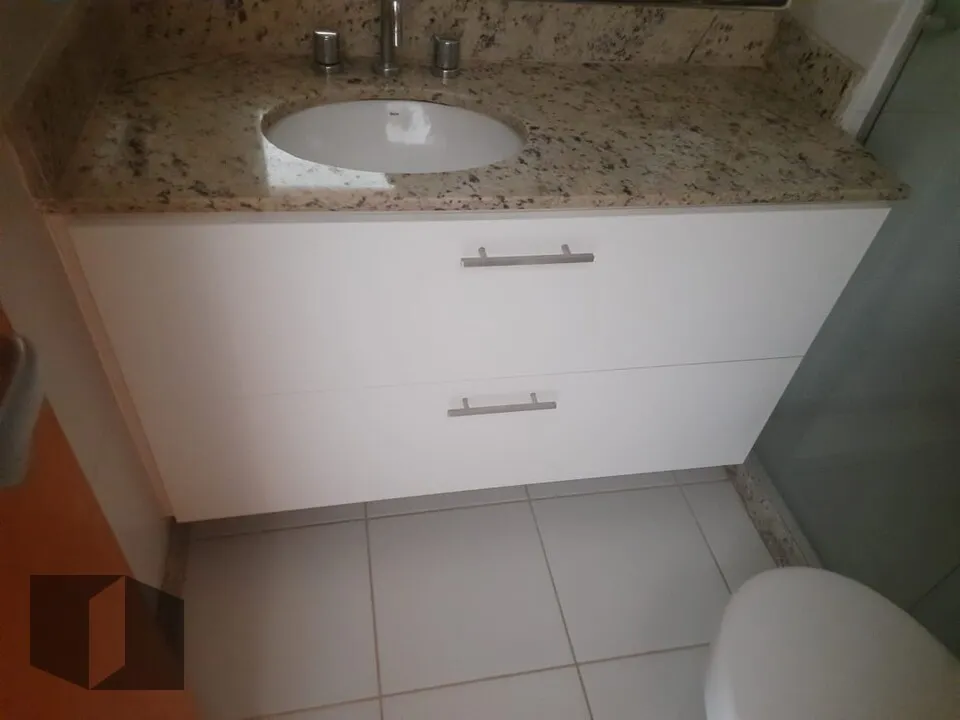 3-bedroom apartment with balcony and city views — photo 18