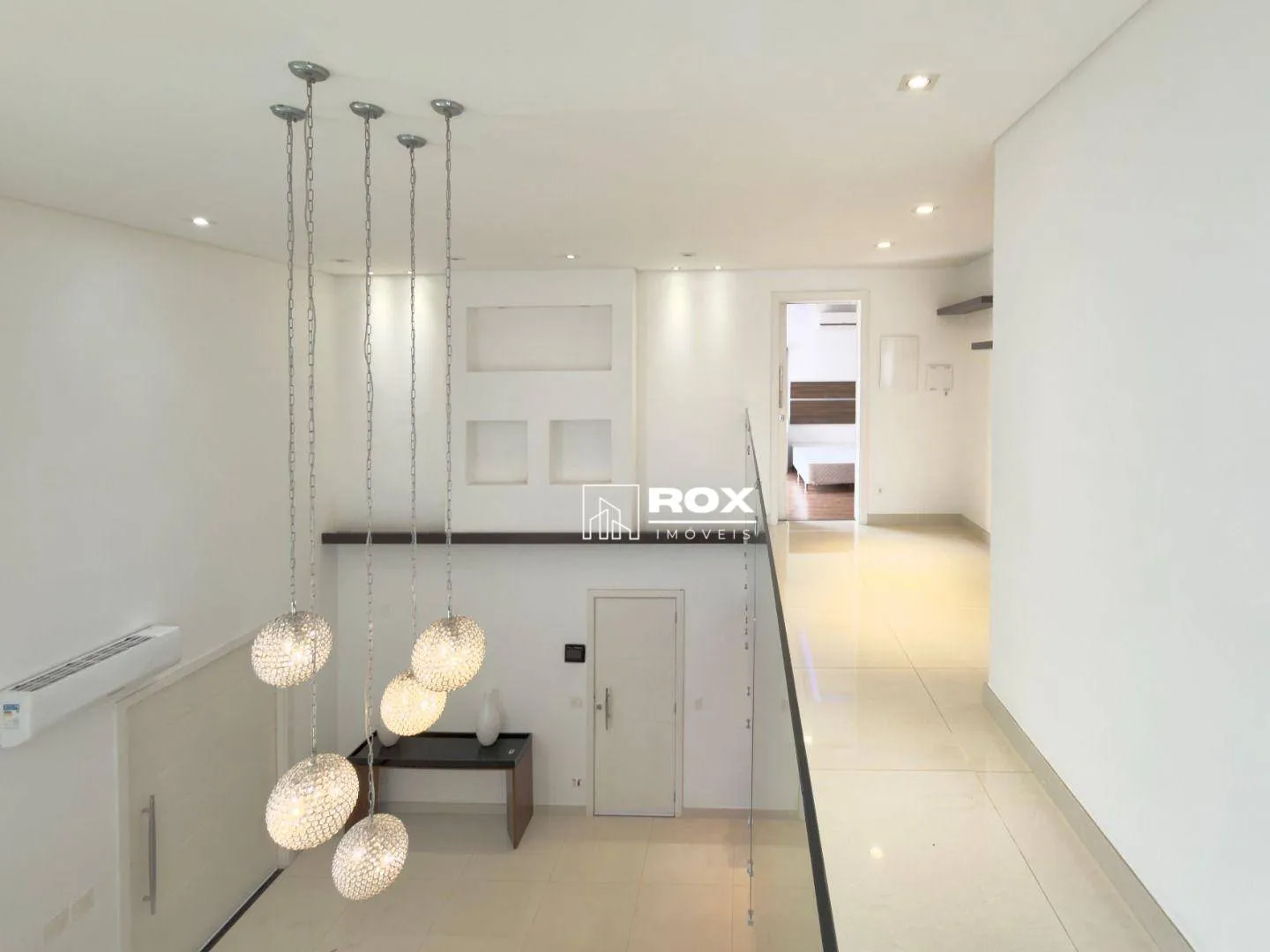 Furnished 322 m² house with 3 bedrooms and private garden — photo 20
