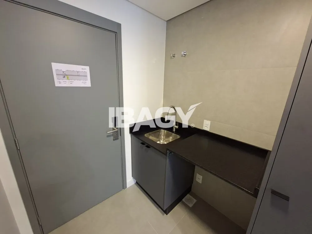 Furnished studio with a glass-enclosed balcony — photo 104