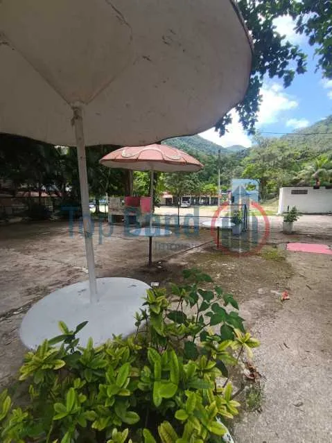 1-bedroom apartment with AC and an outdoor pool area — photo 18