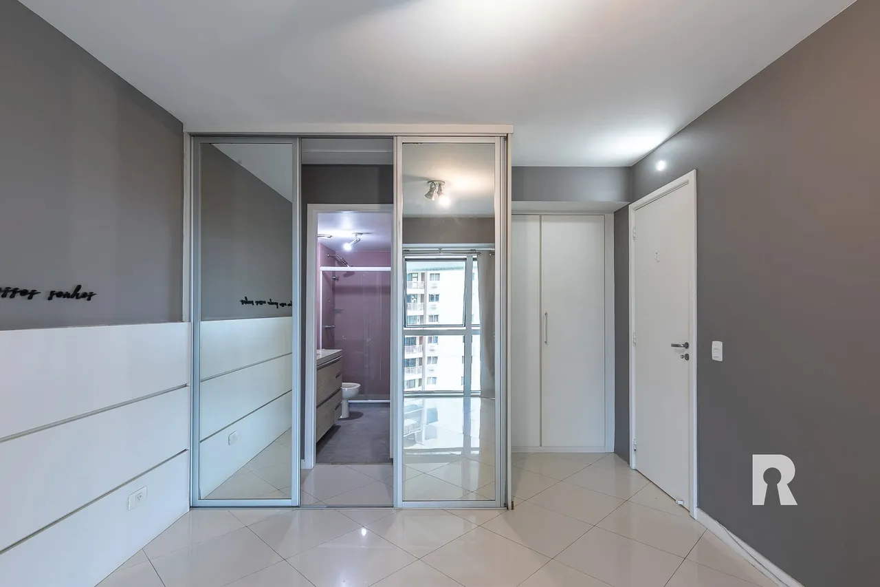 Floor-to-ceiling windows in a 2-bedroom apartment, 100 m² — photo 7