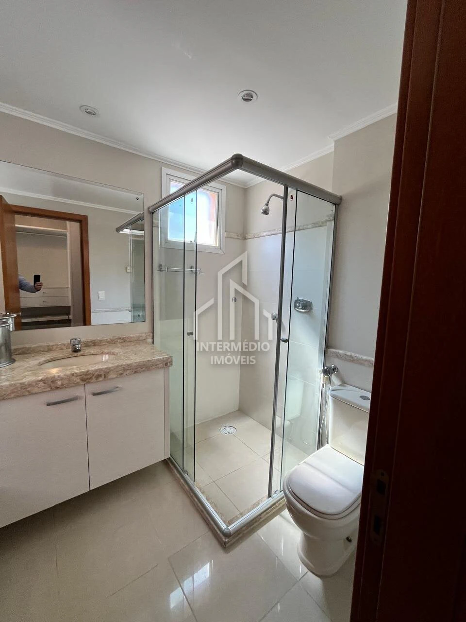 Bathtub in a 3-bedroom apartment, 145 m² — photo 6