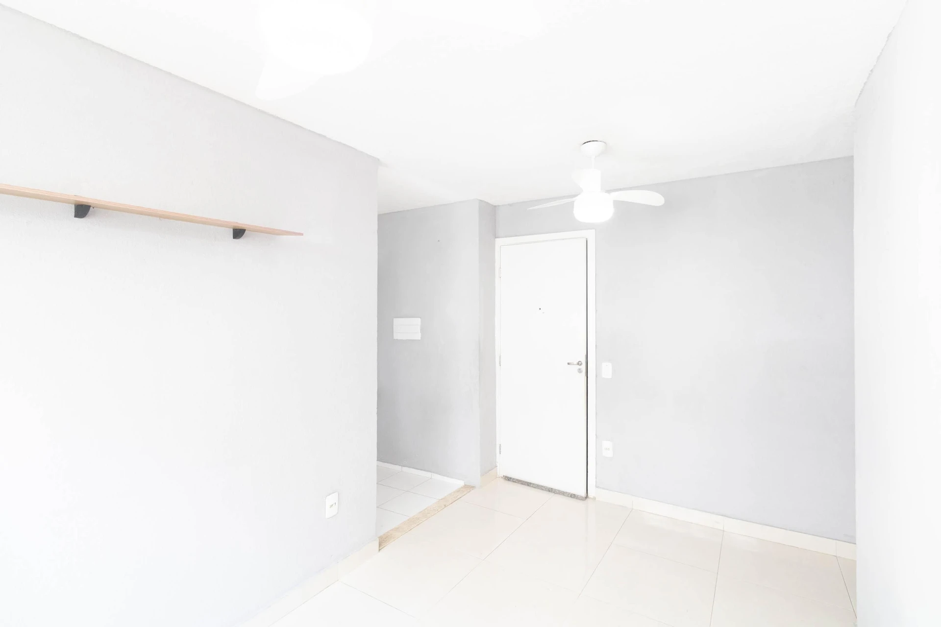 2-bedroom apartment in a building with a gym — photo 41