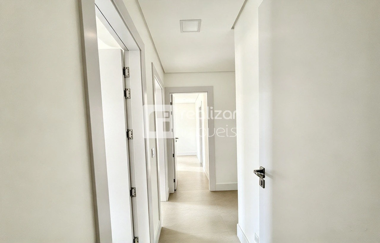 3-bedroom apartment with a grill on the balcony — photo 7