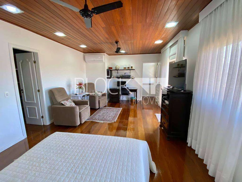 Duplex penthouse with 4 bedrooms and 1 suite — photo 22