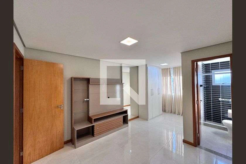 Rental penthouse with 3 en-suite bedrooms and 306 m² — photo 2