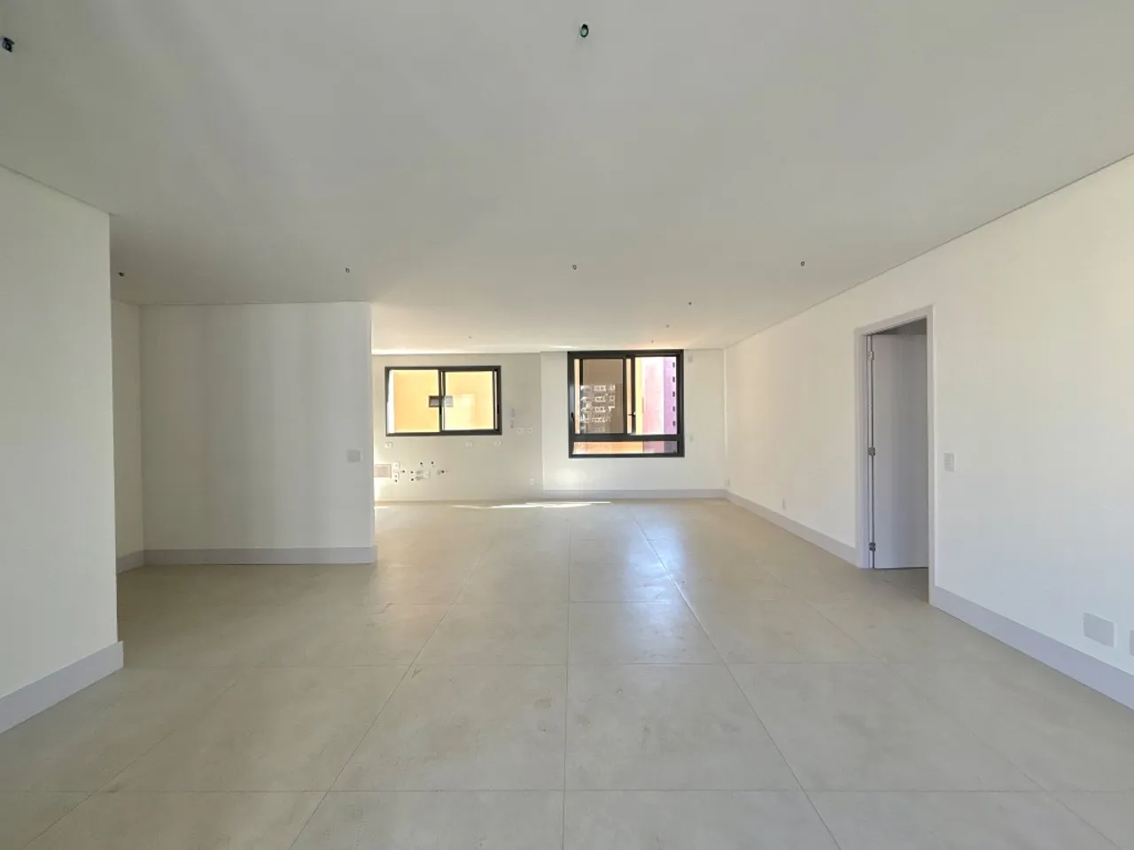 Apartamento mobiliado com 3 dormitórios e cozinha conceito aberto — photo 16