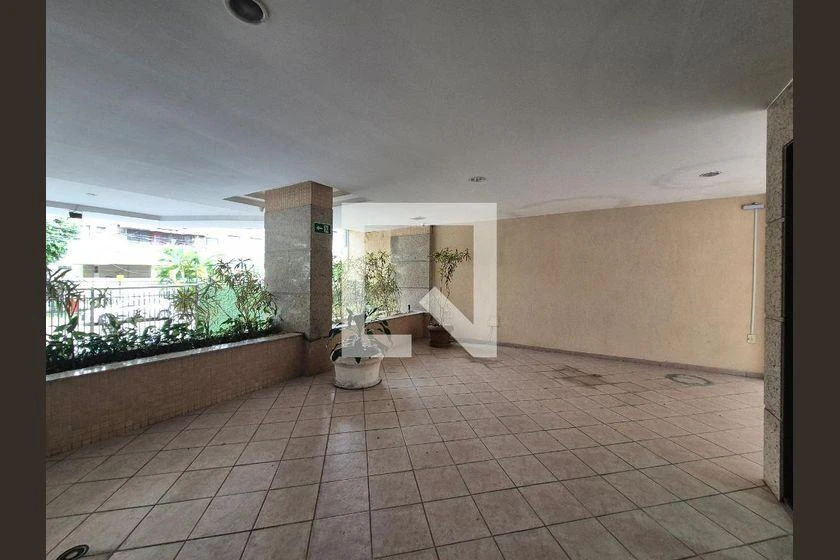 3-bedroom apartment in a building with a pool — photo 34