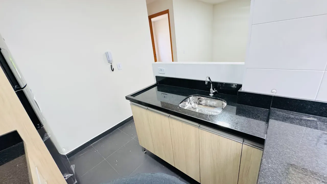 2-bedroom apartment in a building with a gym — photo 7