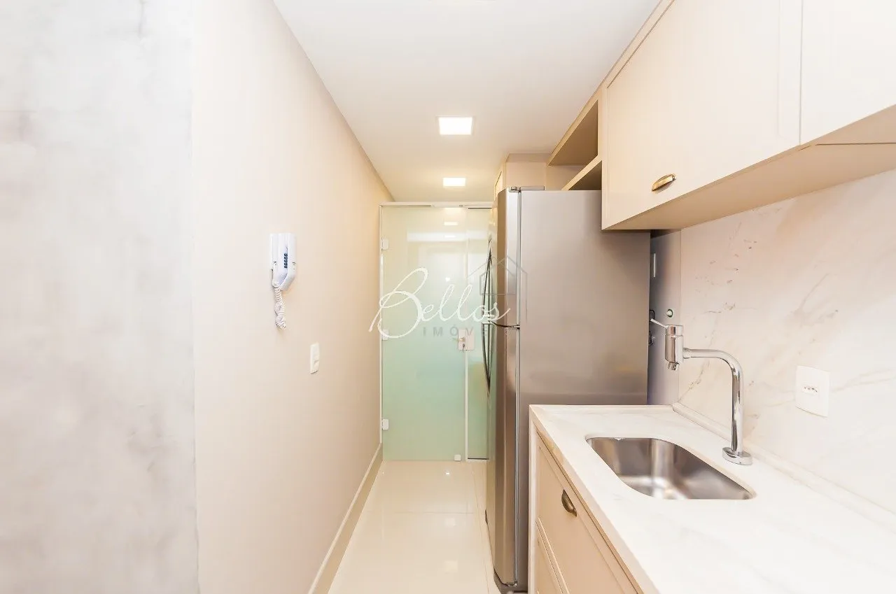 2-bedroom apartment with en-suite baths and open kitchen — photo 8