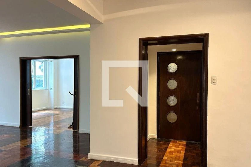 Unfurnished 260 m² apartment with 4 en-suite bedrooms — photo 44