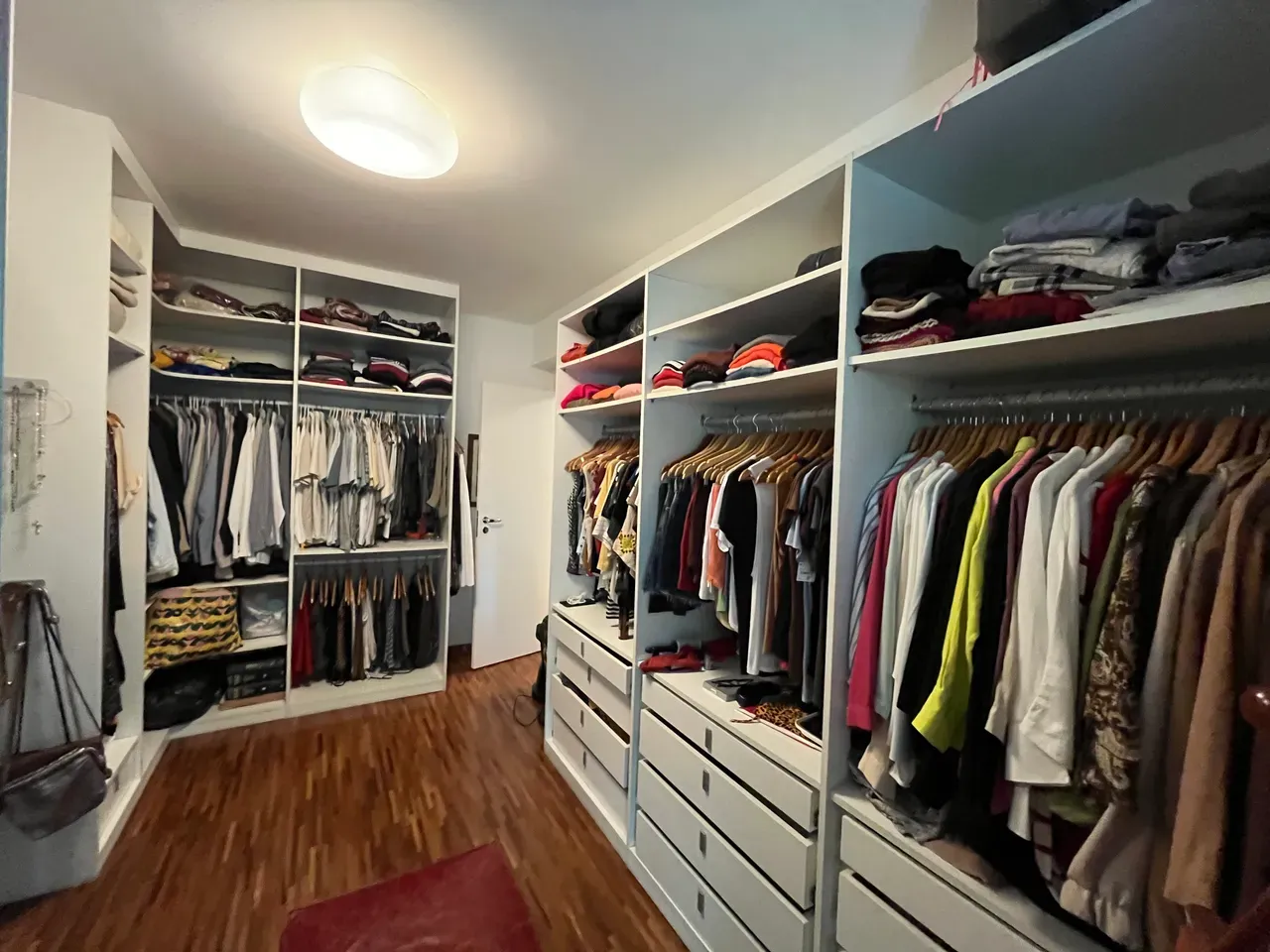 Furnished apartment, 240 m², with a washing machine — photo 25