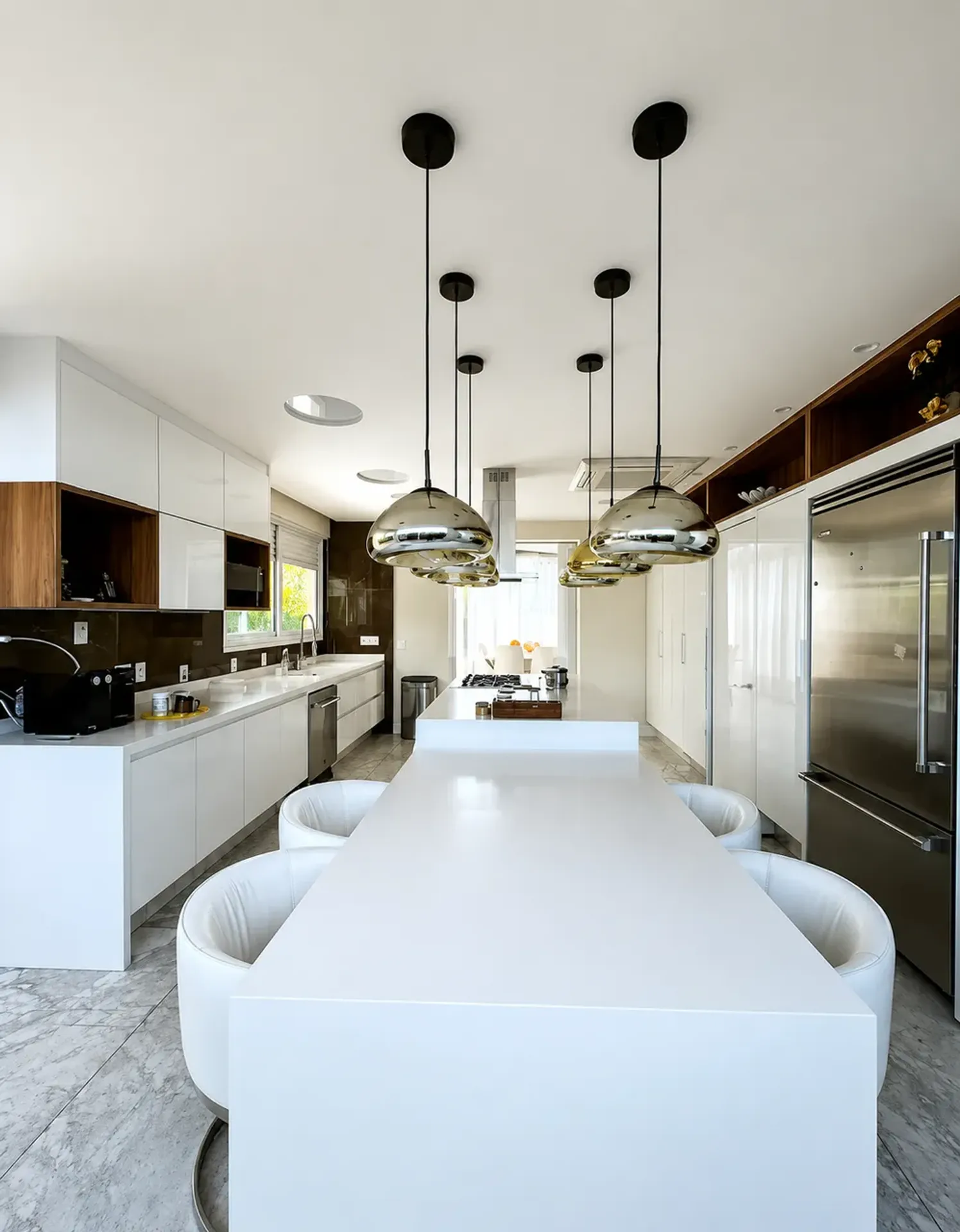 Furnished 5-bedroom house with an open-plan kitchen — photo 24