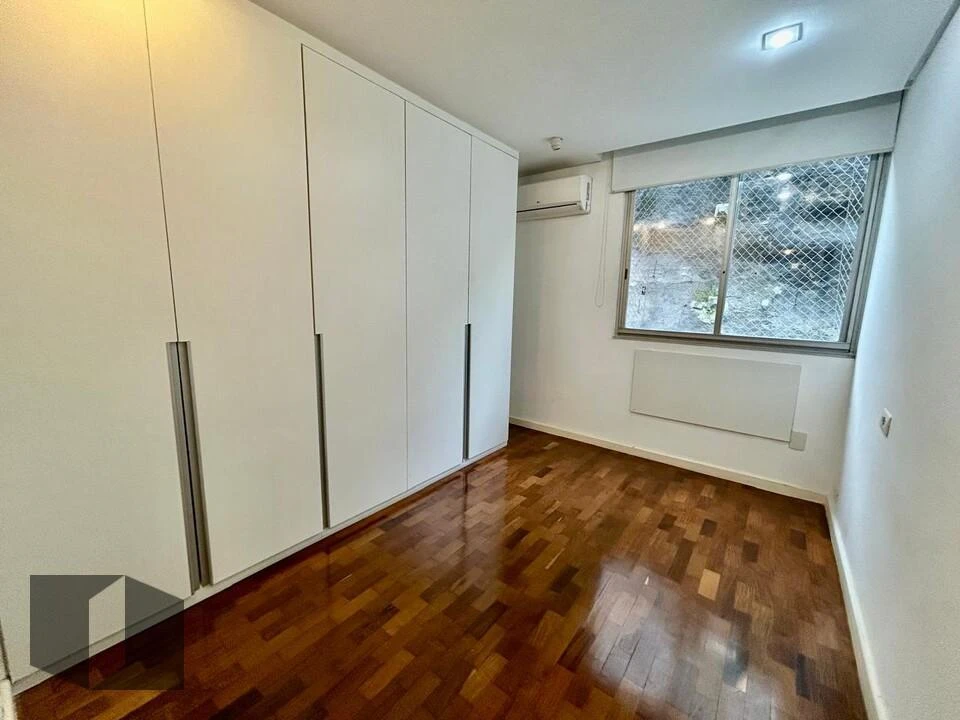 Washing machine in a 4-bedroom apartment, 167 m² — photo 19