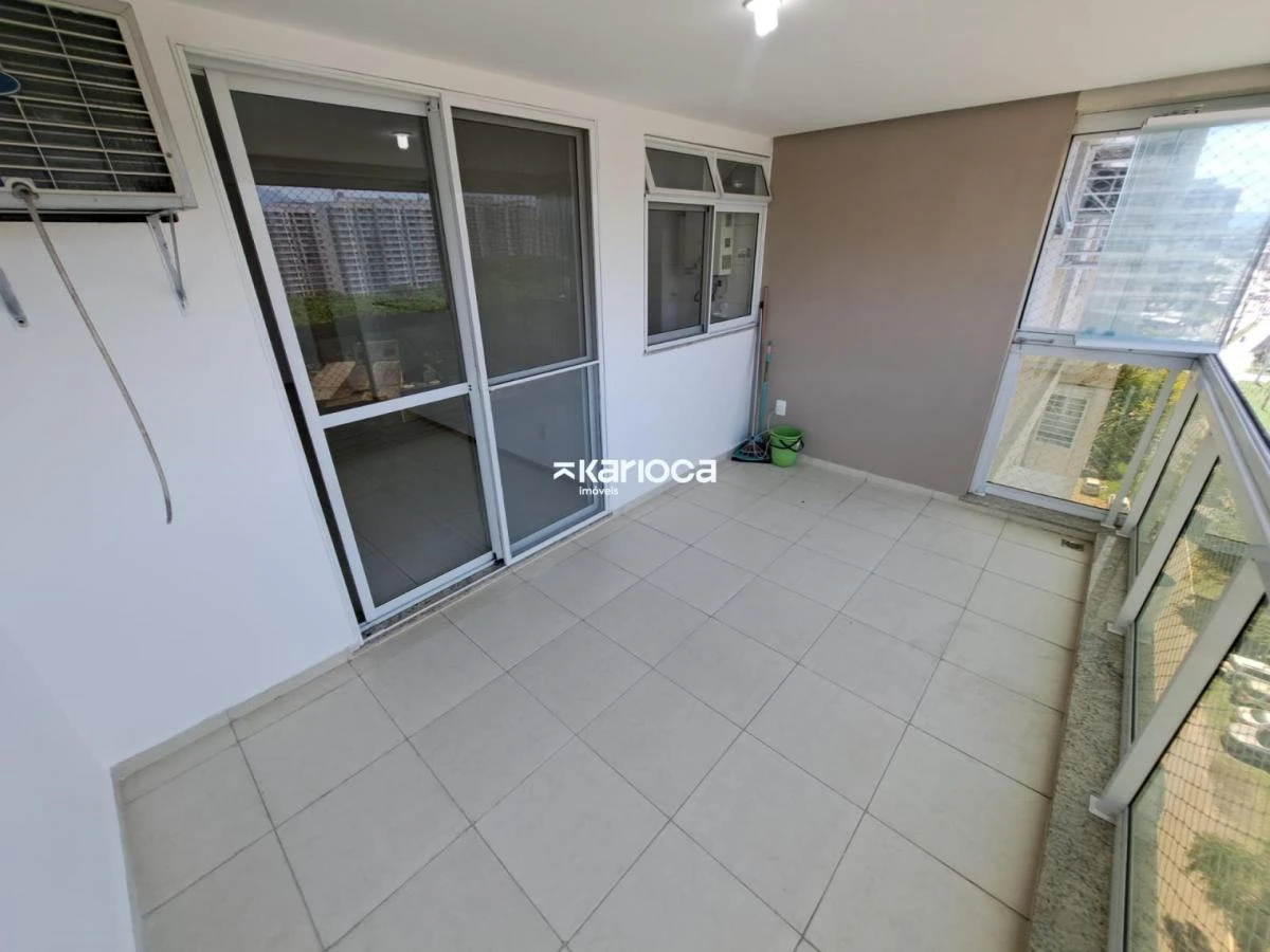 Glass-enclosed balcony in a 3-bedroom apartment, 75 m² — photo 25