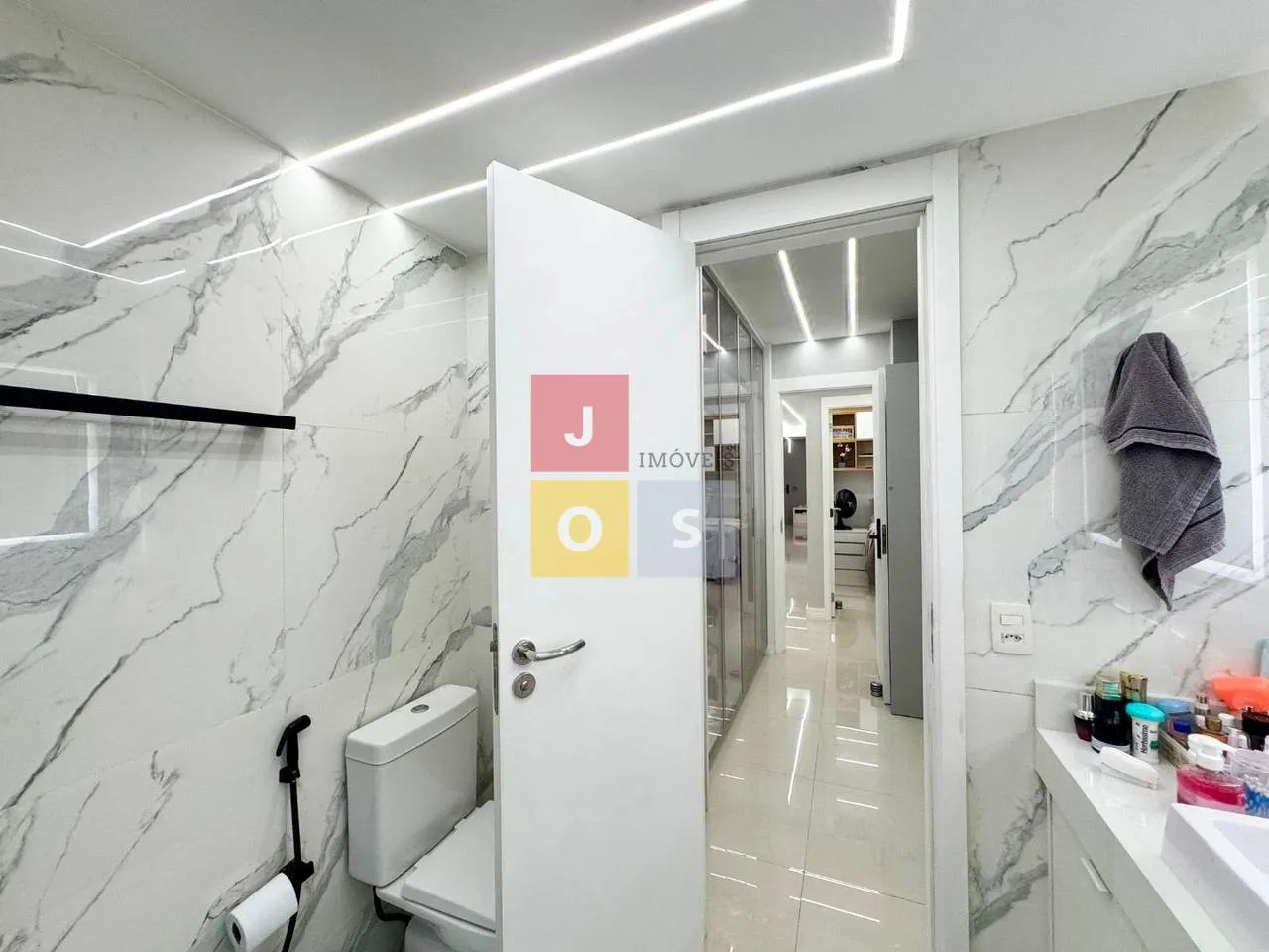 Apartamento mobiliado, 193 m², com janelas do piso ao teto — photo 84