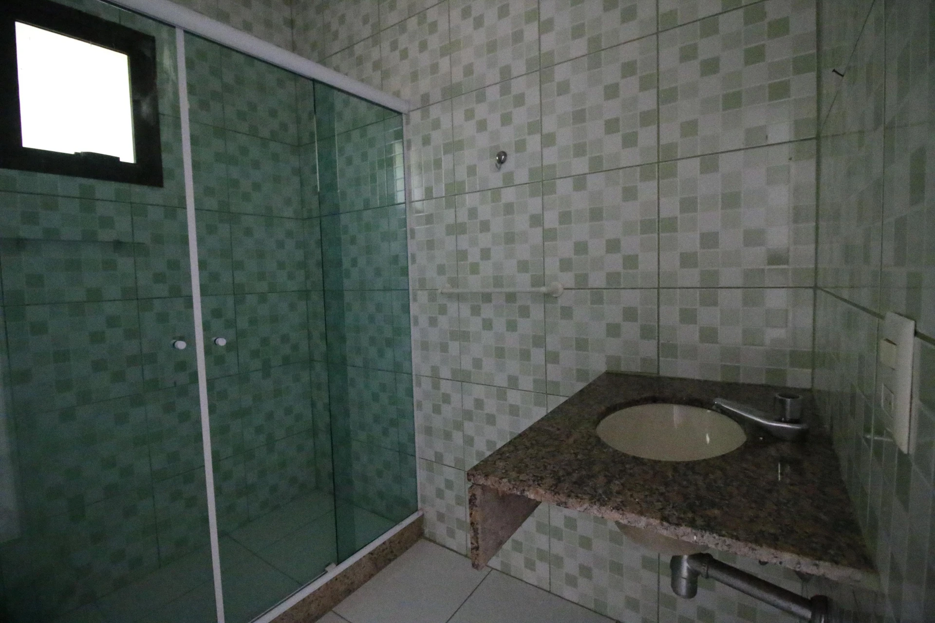 3-bedroom apartment with a grill on the balcony — photo 25