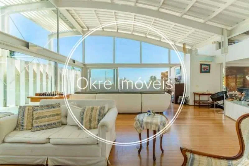 Furnished 644 m² house with 4 bedrooms and 7 bathrooms — photo 16