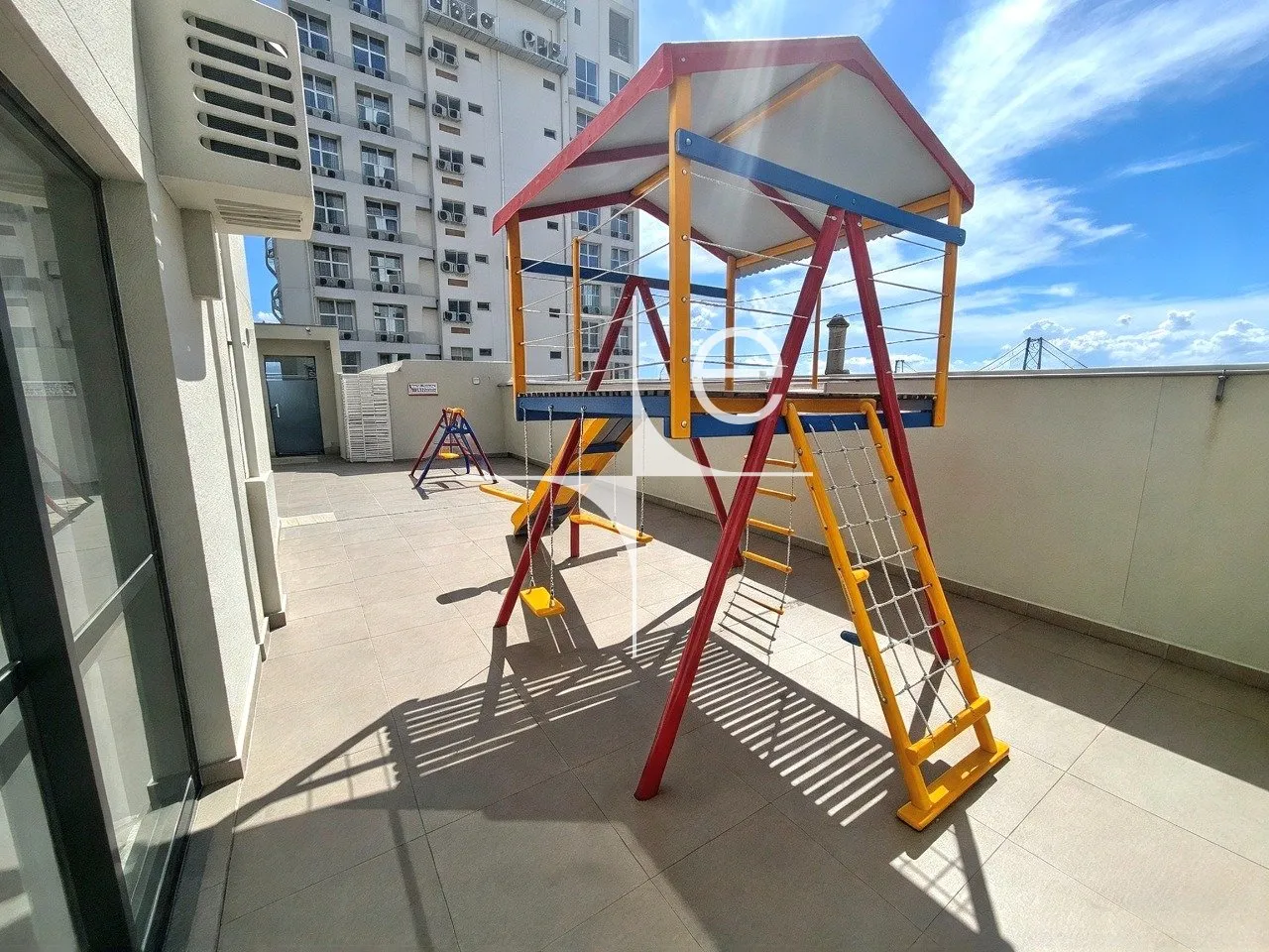 3-bedroom apartment with a washing machine — photo 23