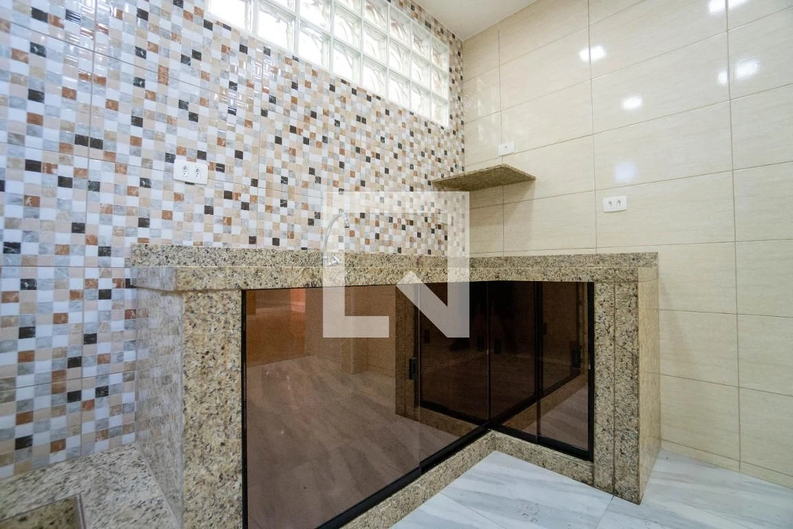 2-bedroom house with a grill on the balcony — photo 10