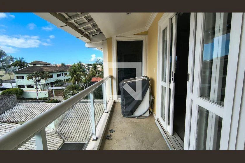 Condominium house with open-plan kitchen and 7 en-suites — photo 36