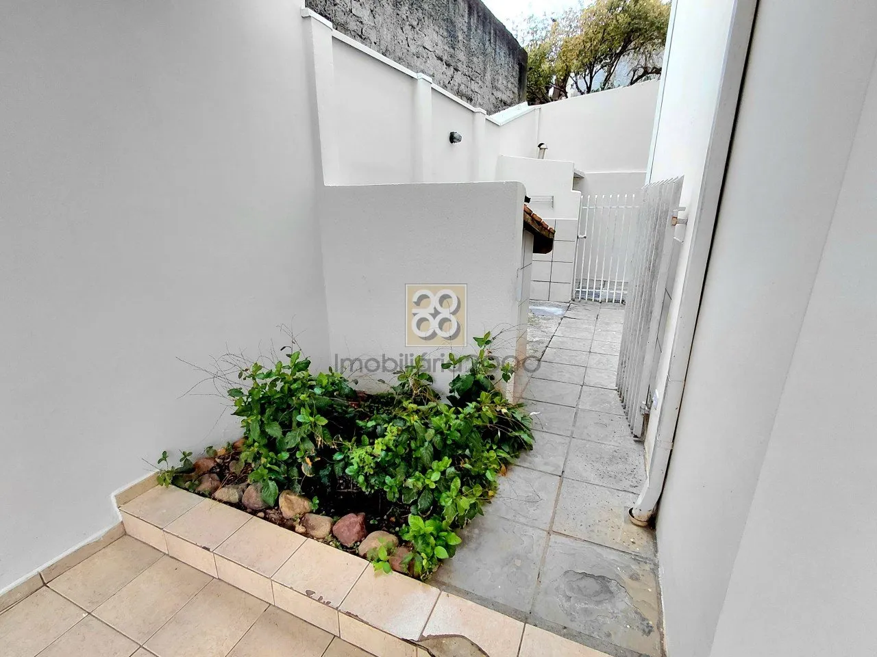 Townhouse with 3 bedrooms and a covered BBQ area — photo 9