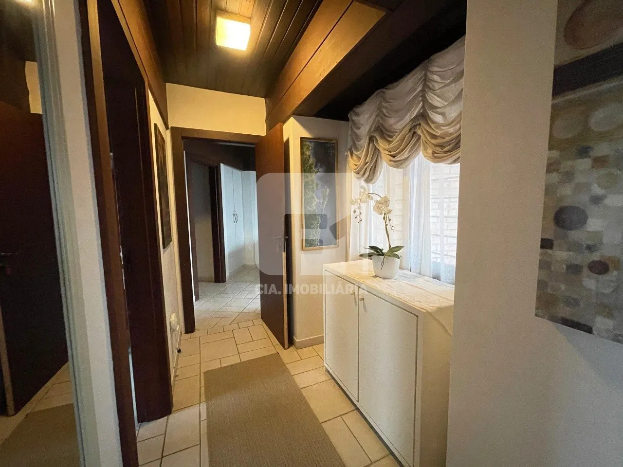 Furnished 350 m² house with 6 bedrooms and 3 suites — photo 15