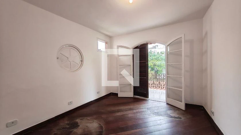 Сад и 4 спальни: дом 250 м² — photo 14