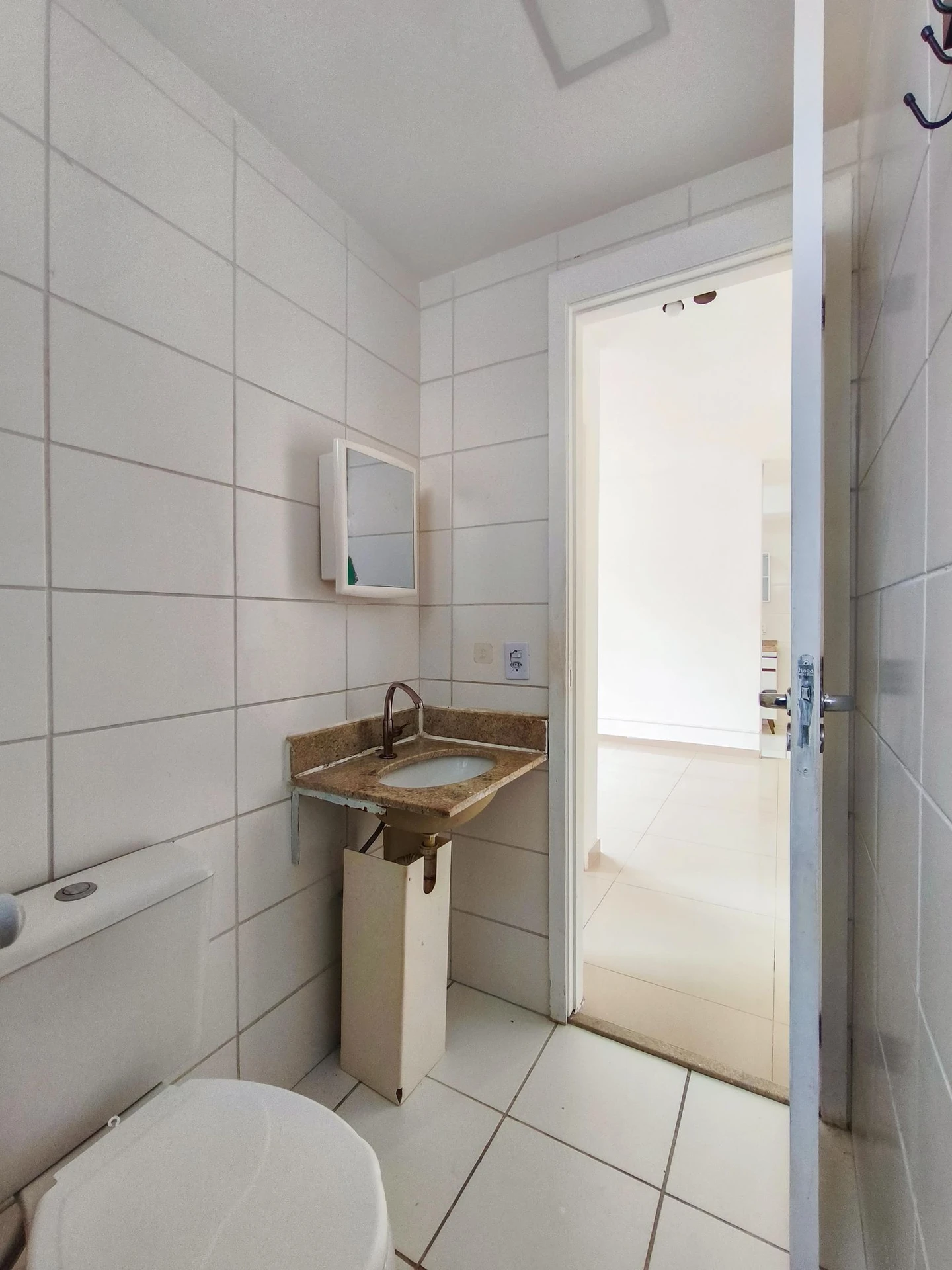 Apartamento de 2 quartos em condomínio com piscina — photo 49