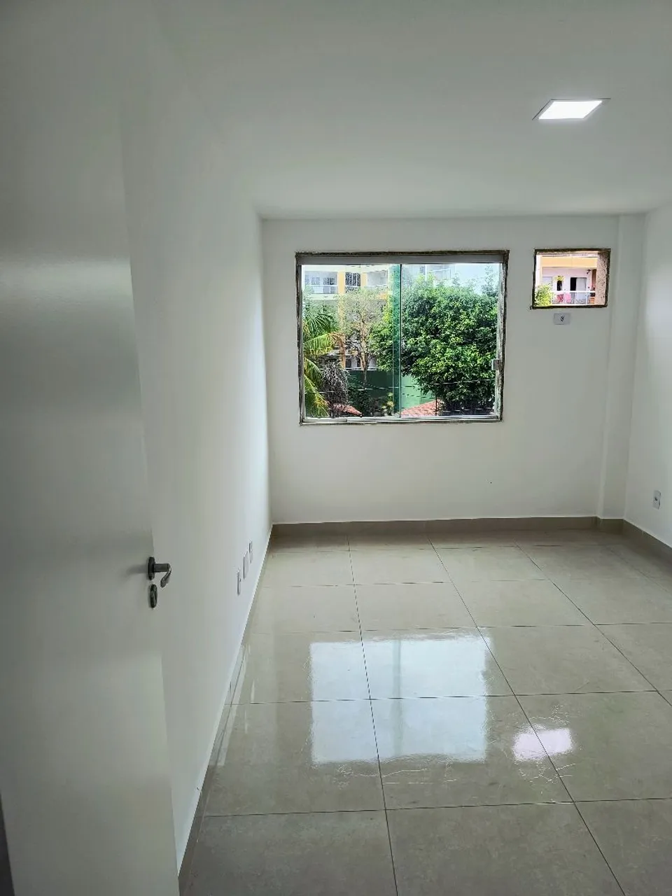 Unfurnished 1-bedroom apartment with balcony and 40 m² — photo 5