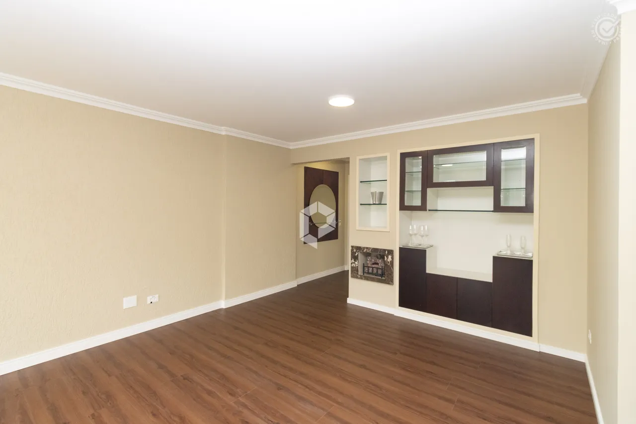 2-bedroom apartment with 137 m² and fitted kitchen cabinets — photo 6