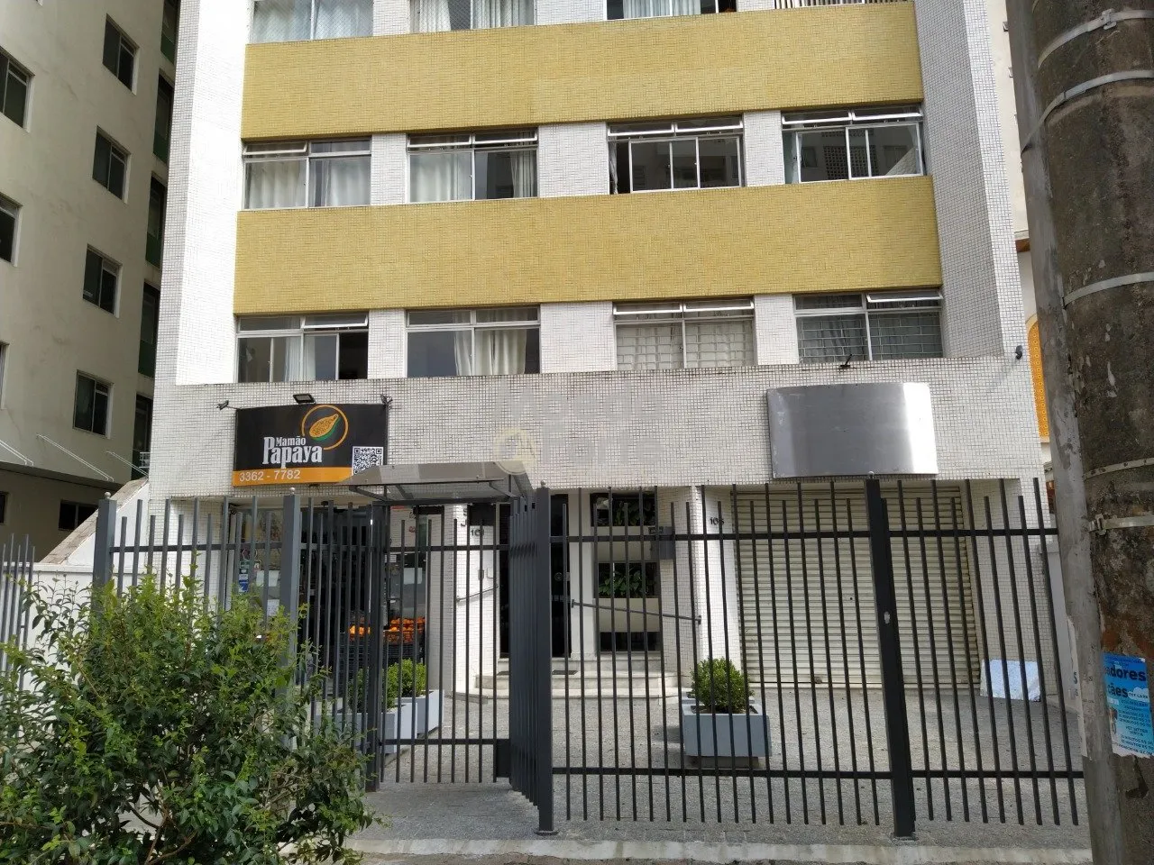 Unfurnished studio on the 5th floor with gas heater