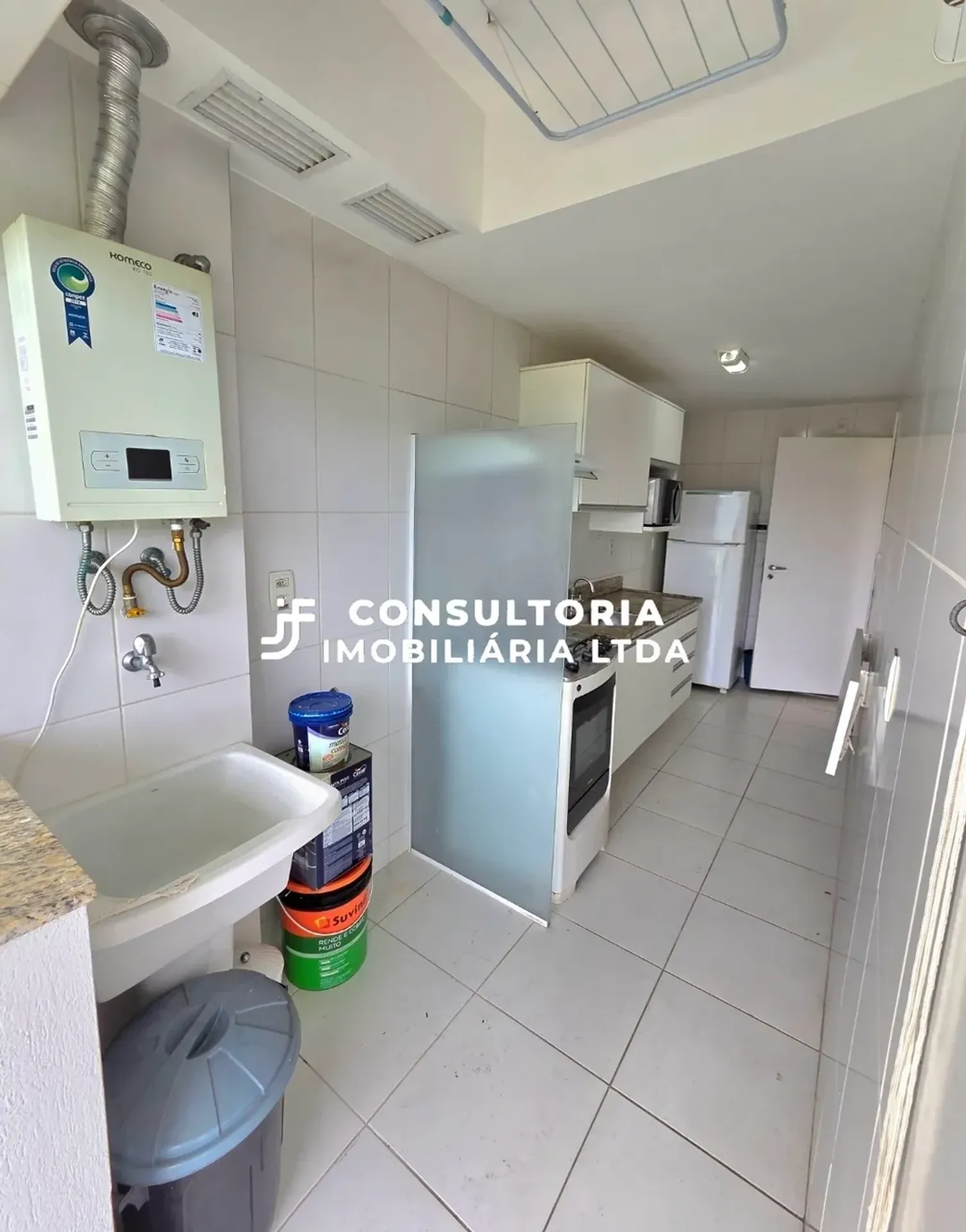 Unfurnished apartment with air conditioning and 3 bedrooms — photo 26