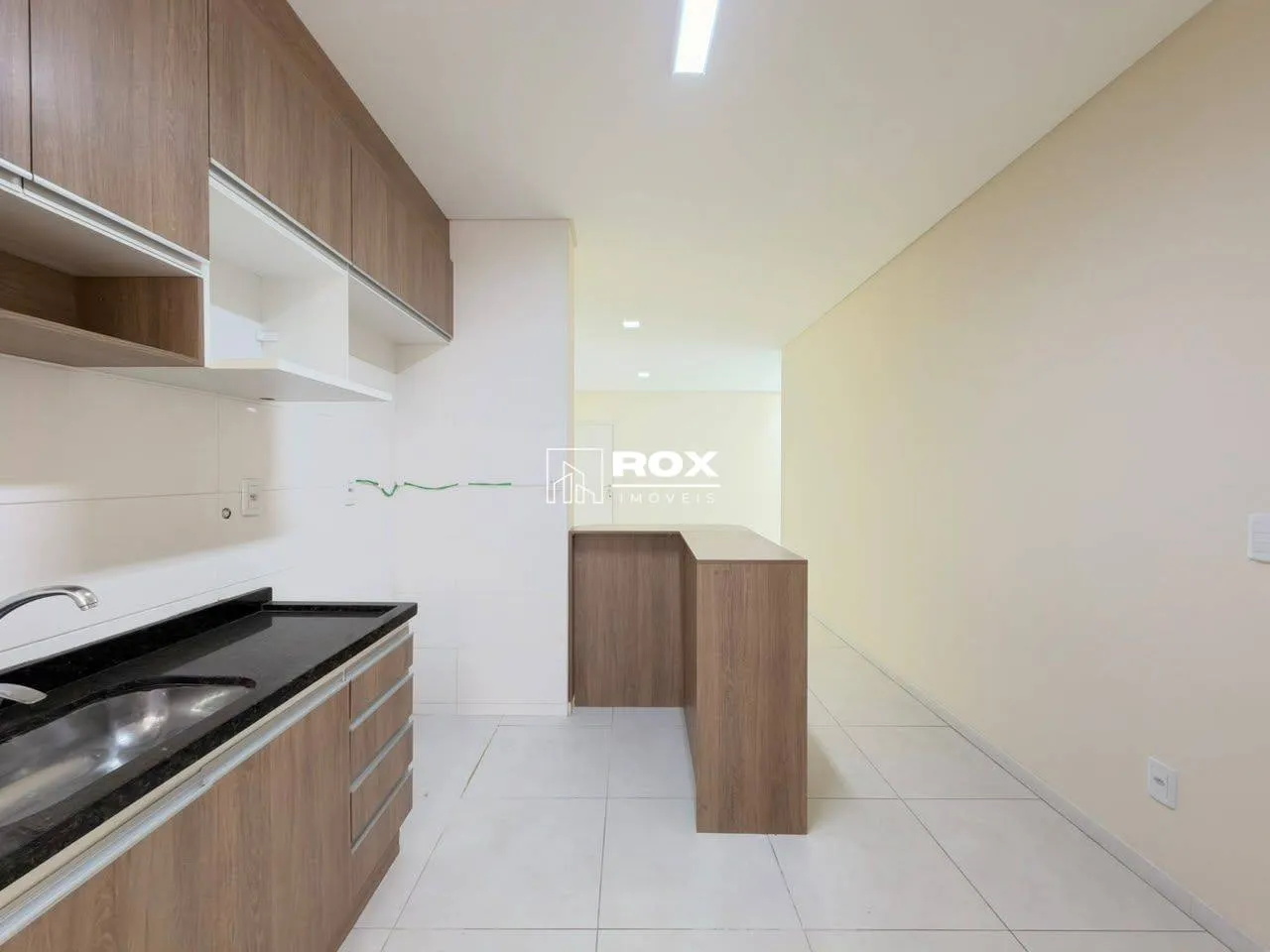 Glass-enclosed balcony in a 3-bedroom apartment, 105 m² — photo 8