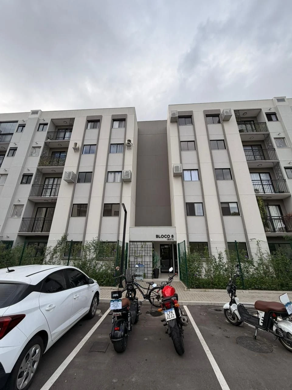 Unfurnished 2-bedroom apartment with 1 bath and pets — photo 19