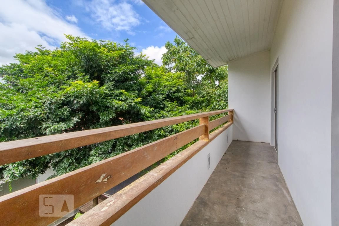 House with 3 bedrooms and 4 bathrooms with a closed kitchen — photo 57
