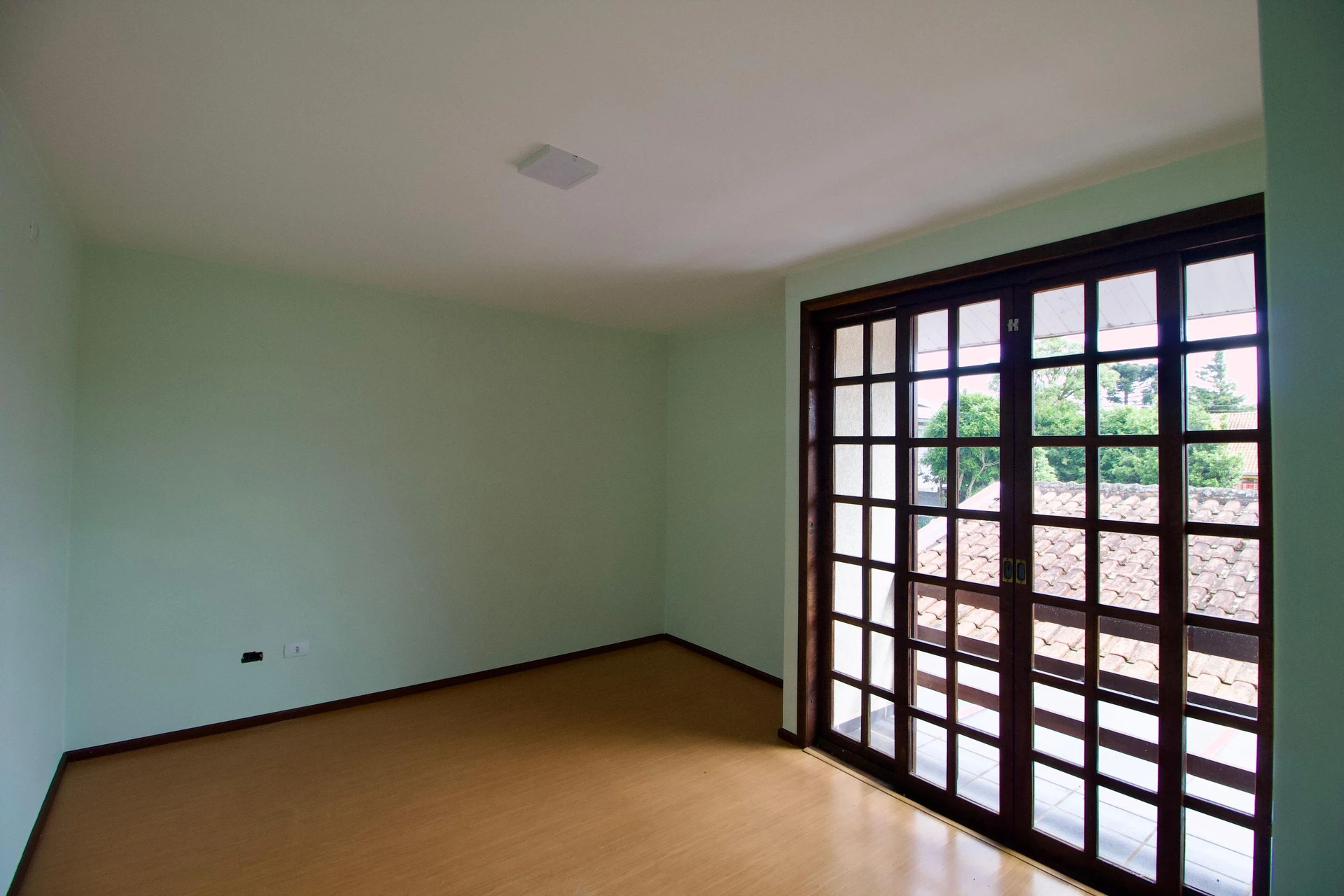 4-bedroom house with a garden in Curitiba — photo 24