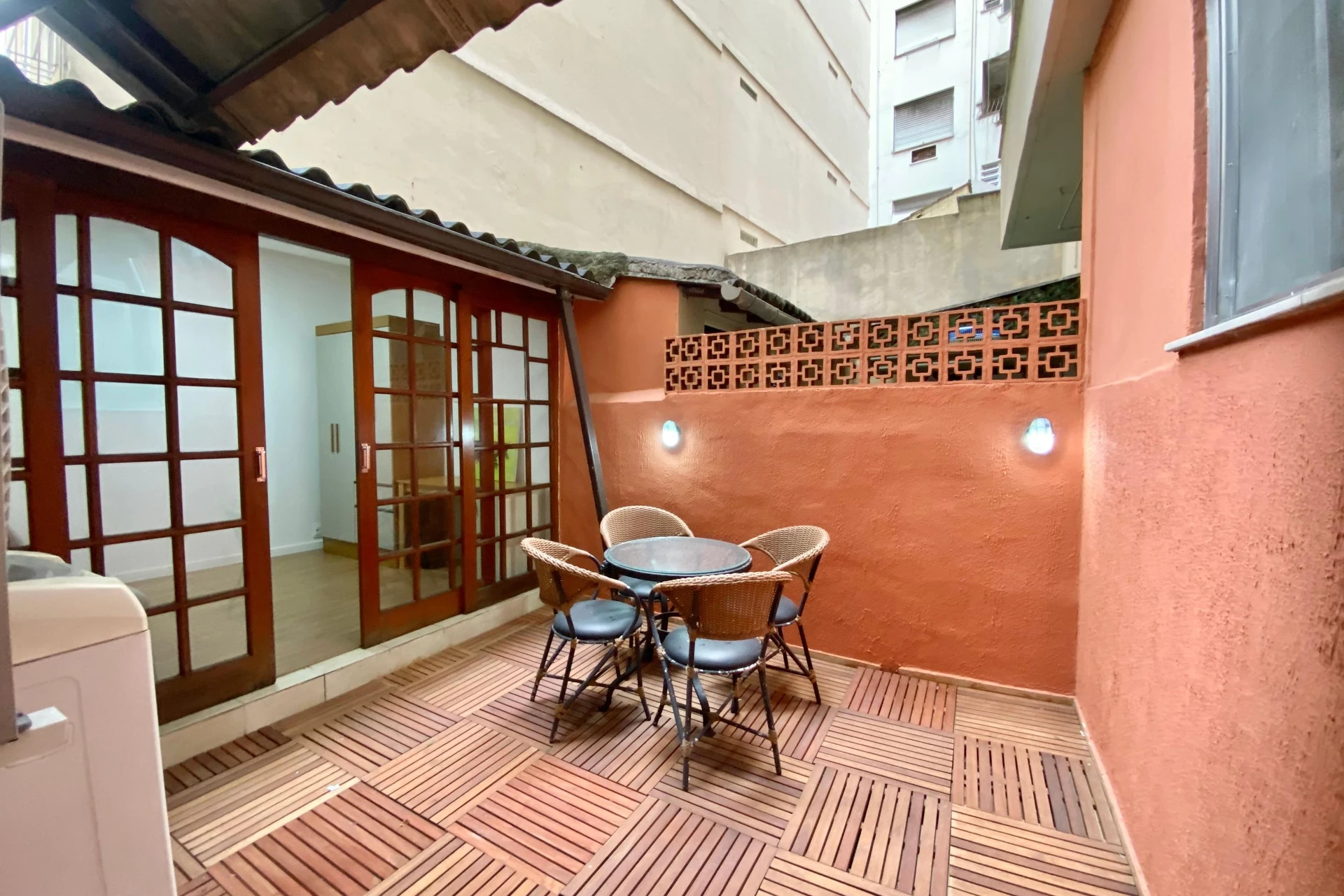 2-bedroom apartment with a private BBQ — photo 15
